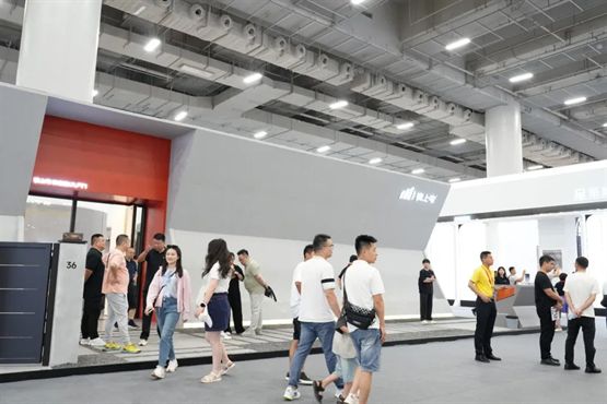 TATA木门锦上宅广州建博会新品发布携手巨擘共绘“家宅和美”愿景(图2)