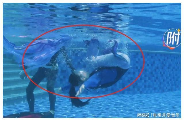陈冠希“艳照门”事件多位女星深陷其中张柏芝还因此离婚！(图8)