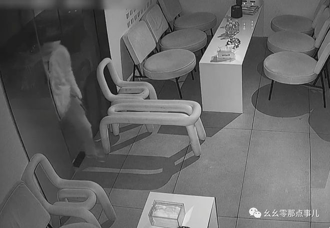 47岁装修工半夜在三里屯捞金？暴力破门肆意盗窃被北京警方刑拘(图2)
