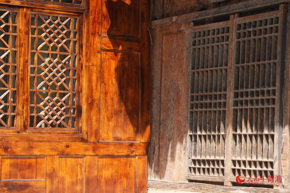 艺术创作叩开古堡门扉(图2)