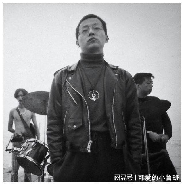 窦唯泼记者可乐、烧车说“他和王菲的婚姻是阴谋”是有原因的(图1)
