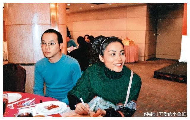 窦唯泼记者可乐、烧车说“他和王菲的婚姻是阴谋”是有原因的(图2)