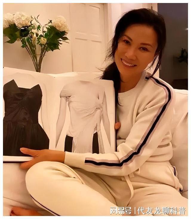 邓文迪风流多情的逆袭人生：与布莱尔缠绵离婚后还套得40亿(图6)