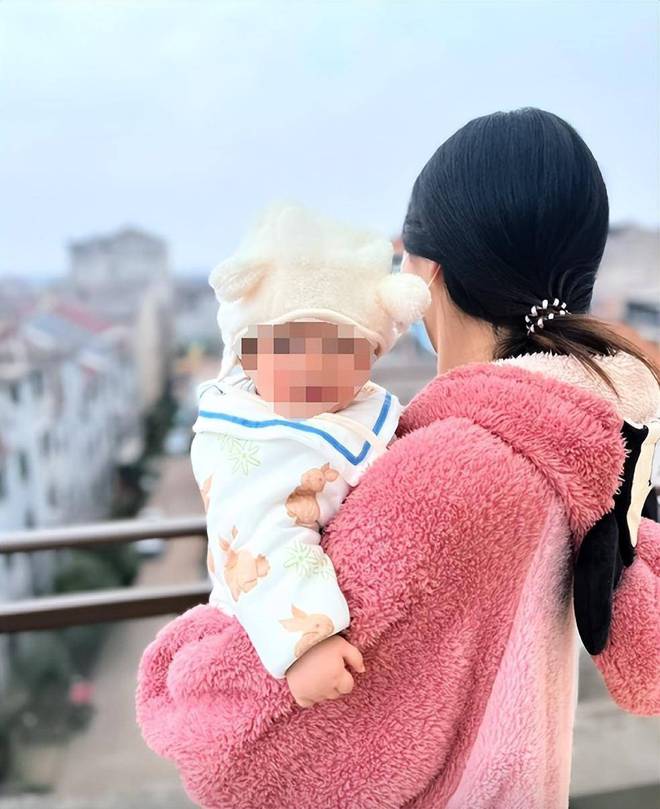 后续！女老师和学生电梯亲热已被辞男的像蔡徐坤聊天记录炸裂(图9)