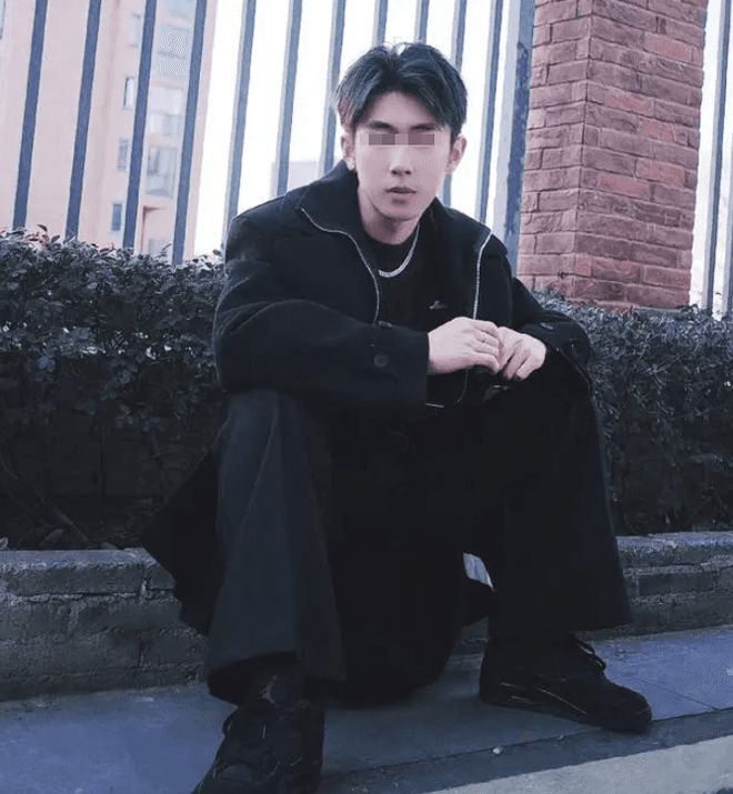 后续！女老师和学生电梯亲热已被辞男的像蔡徐坤聊天记录炸裂(图20)