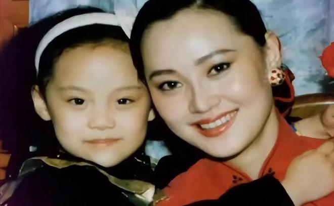 抛弃病重丈夫甩掉著名导演55岁再嫁比利时豪门的她现状怎样了(图10)