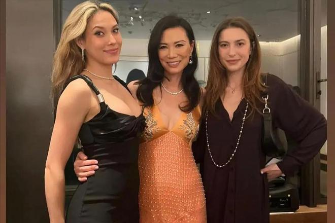 和多国总统传绯闻靠婚姻狂揽400亿这个普通的女人不简单(图14)