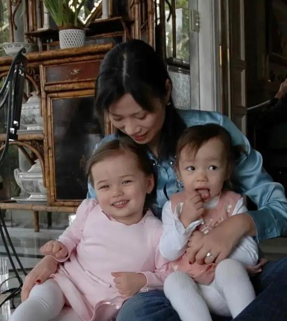 和多国总统传绯闻靠婚姻狂揽400亿这个长相普通的女人不简单(图6)