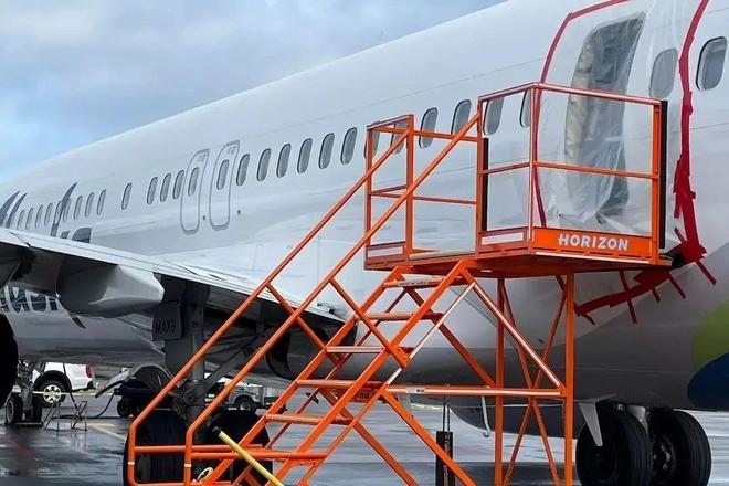 一声巨响划破天际！波音737断成三截机上载183人场面惨不忍睹(图2)