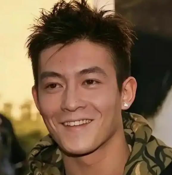“艳照门”事件17年后陈冠希终于遭到了反噬张柏芝大仇得报？(图7)