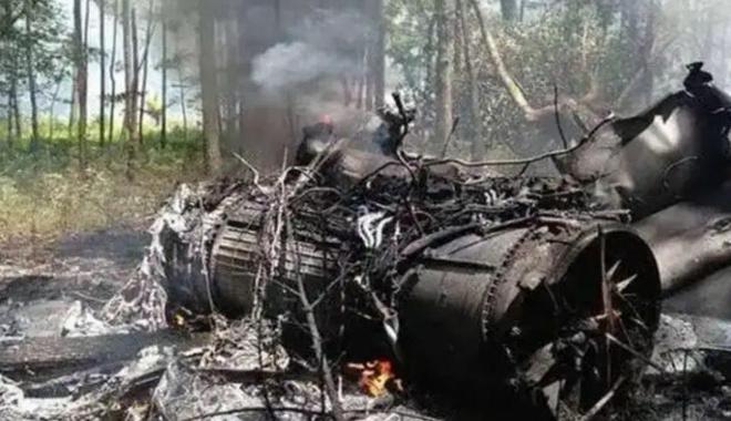 一架飞机空中解体乘客全部遇难中方早已宣布：全部停飞！(图2)