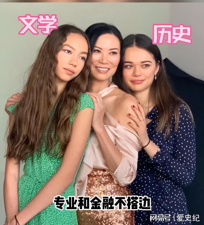 邓文迪翻车？百万礼服走红毯撞衫杨幂一个俗气一个贵气好尴(图10)