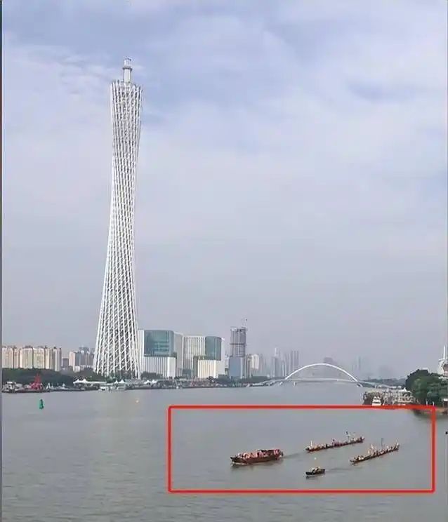 猎德村端午龙舟赛前意外翻船竟是自家闺女惹的祸！(图2)