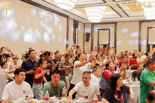 百辆汽车现场抽奖！从苏州到南京郎酒“风暴”热度不减！(图3)