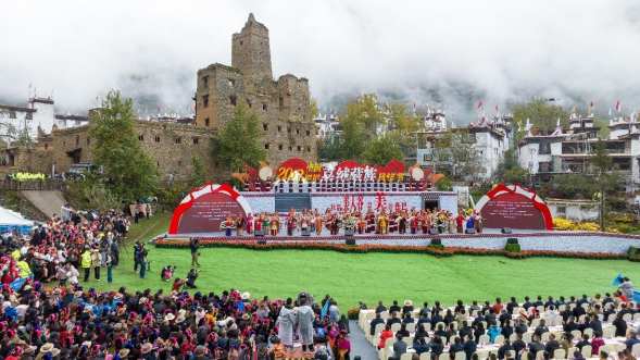 联合国世界旅游组织授予“最佳旅游乡村”殊荣四川甘孜州丹巴县基卡依村：五大全球影响力喷薄而出(图5)