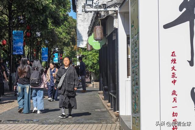 单日63万人挤爆！平江路凭双棋盘格局解锁江南水乡新打开方式(图10)