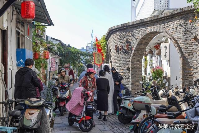 单日63万人挤爆！平江路凭双棋盘格局解锁江南水乡新打开方式(图4)