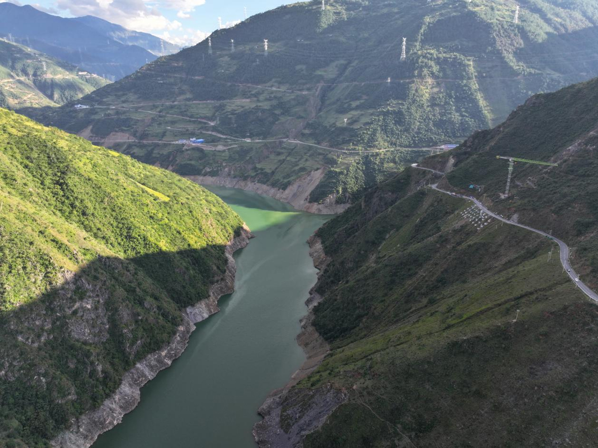 西香高速破解世界超级工程难题