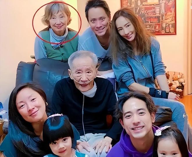 “铁肺歌王”林子祥:为娶小14岁嫩徒赔偿前妻3000万如今怎样(图13)