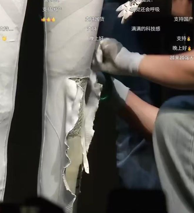 2025十大争议品牌事件:西贝硬刚罗永浩、海底捞10倍赔偿每个都刷屏热搜。(图7)