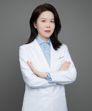 逐光而行守护清晰视界——记杭州飞秒秒眼科医院创始人周皎洁博士