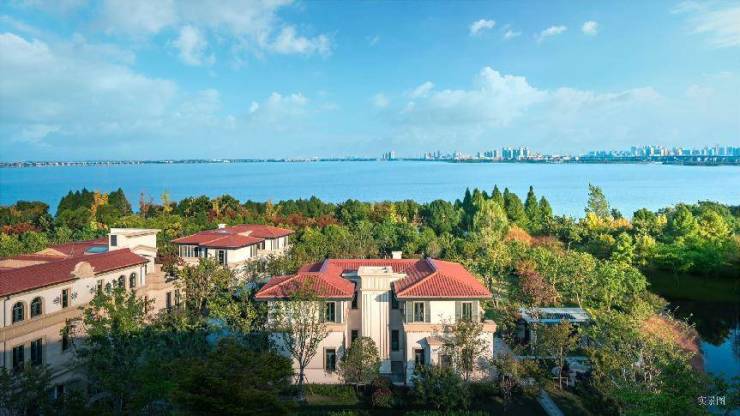苏州园区奕澄湾楼盘-2024年奕澄湾详情全解析:限购放开下的顶奢资产户型、区位与圈层价值揭秘(图2)