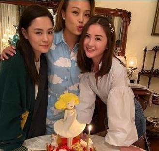 “艳照门”事件12年后“被1400张私照毁掉的15位女星数她最惨!(3)(图2)