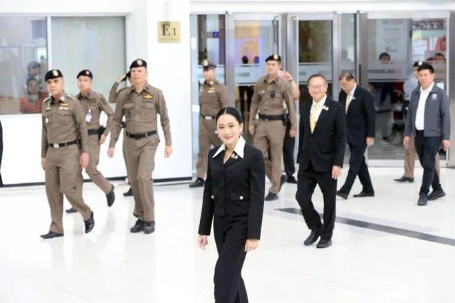 佩通坦这一次真的栽了！通话门事件迎来结局为何没有最终改变(图2)