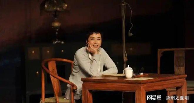 59岁蒋雯丽定居英国网友惋惜一代女神老去(图25)