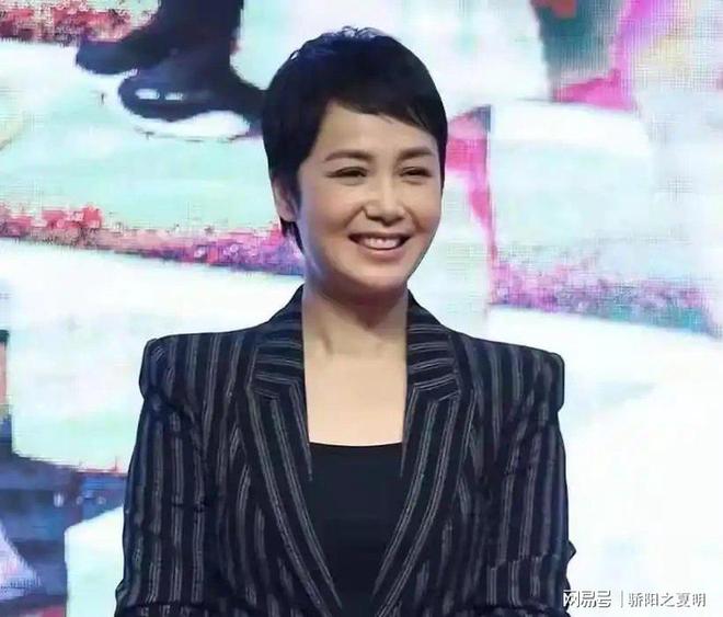 59岁蒋雯丽定居英国网友惋惜一代女神老去(图27)