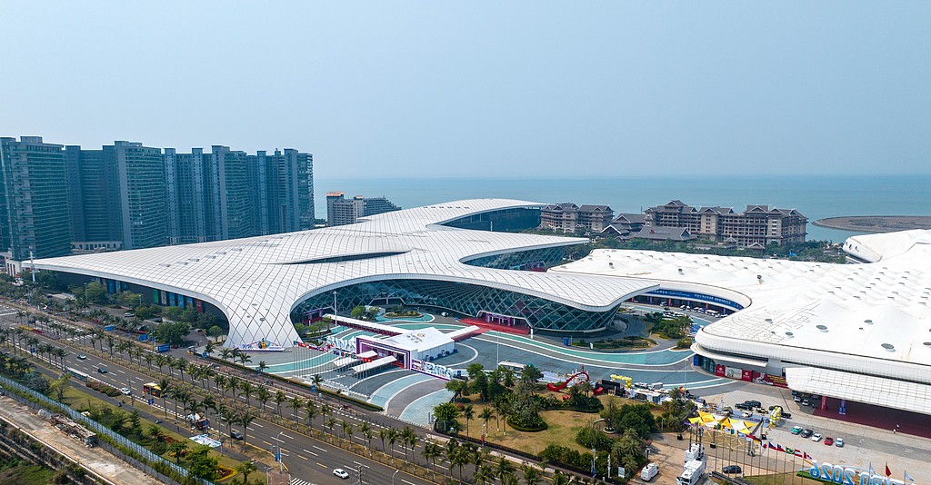 全球好物集结!第六届消博会来了(图1)