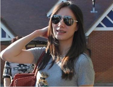 【八卦说】谢杏芳手撕吃瓜群众！密闭恐惧症的一对CP被高层冷藏手动拆散的CP宫斗戏女艺人仗着后台在片场发火！(图1)