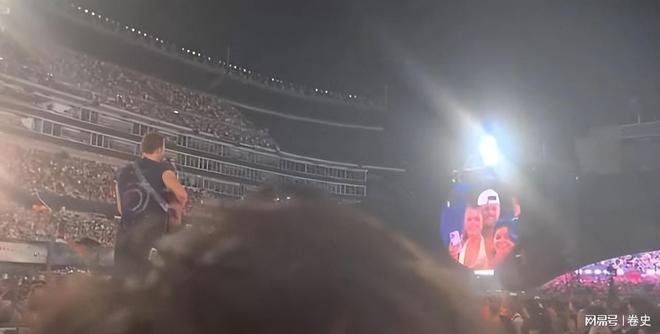 玩线万人偷情女下属被拍全美吃瓜妻子马上回击(图8)