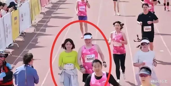 玩线万人偷情女下属被拍全美吃瓜妻子马上回击(图16)